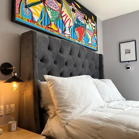 Superb Townhouse Near Vibrant Gloucester Road Bristol