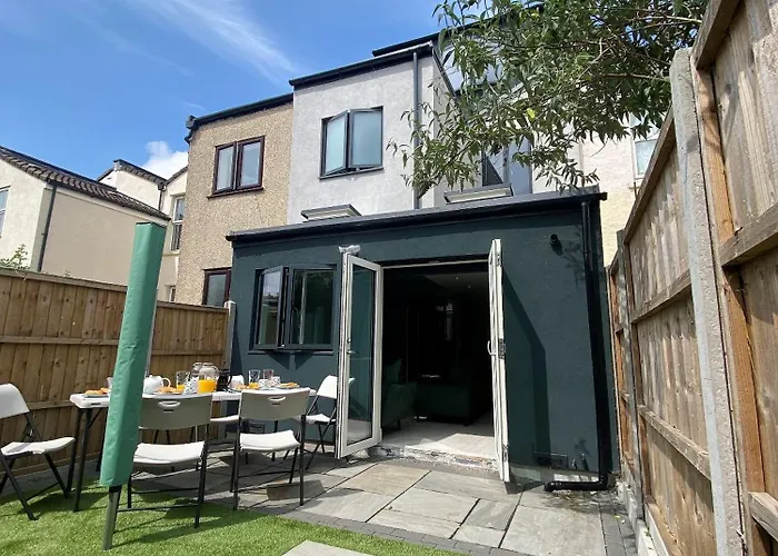 Superb Townhouse Near Vibrant Gloucester Road Nyaraló Bristol