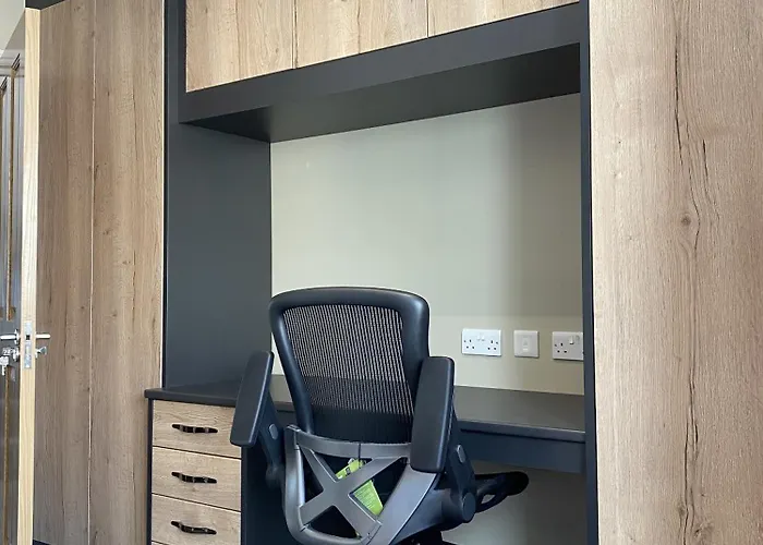 Superb Townhouse Near Vibrant Gloucester Road Bristol