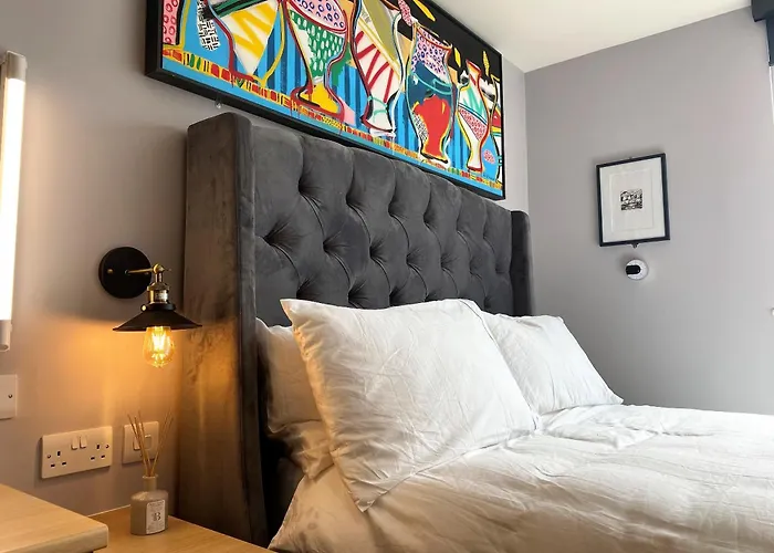 Superb Townhouse Near Vibrant Gloucester Road Bristol