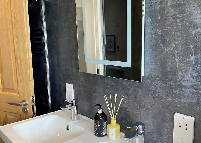 Superb Townhouse Near Vibrant Gloucester Road Nyaraló *