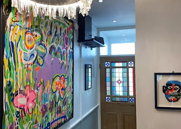 Nyaraló Superb Townhouse Near Vibrant Gloucester Road Bristol