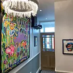 Сasa de vacaciones Superb Townhouse Near Vibrant Gloucester Road Bristol