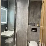 Superb Townhouse Near Vibrant Gloucester Road Bristol