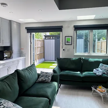 Superb Townhouse Near Vibrant Gloucester Road * Bristol