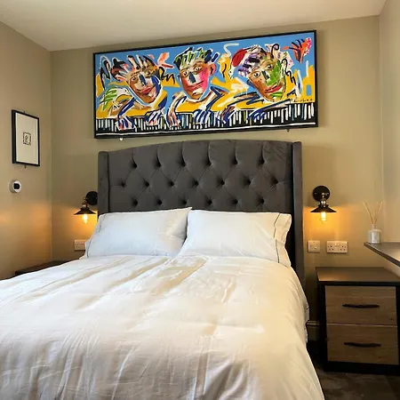 Сasa de vacaciones Superb Townhouse Near Vibrant Gloucester Road