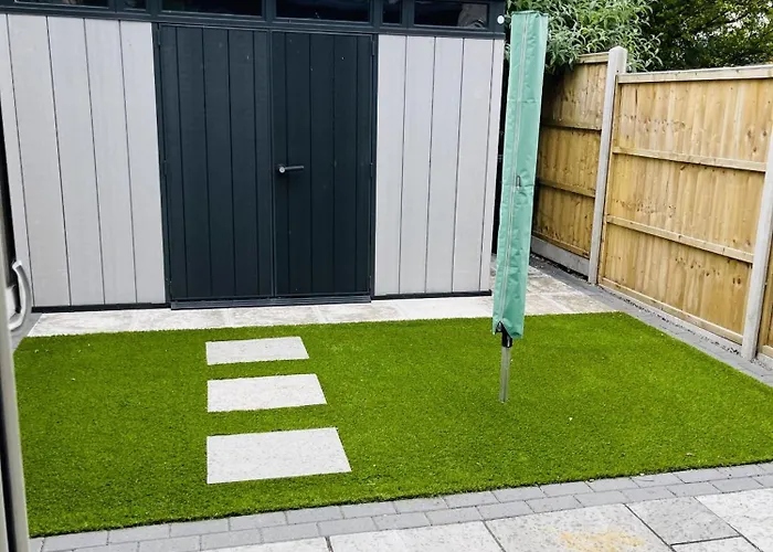 Superb Townhouse Near Vibrant Gloucester Road