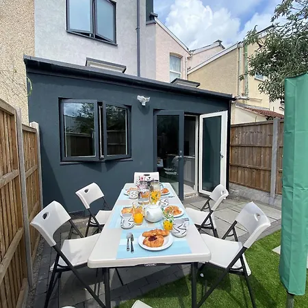 Superb Townhouse Near Vibrant Gloucester Road *