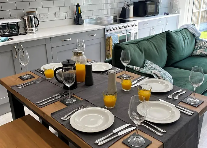 Superb Townhouse Near Vibrant Gloucester Road * Bristol