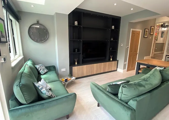 Superb Townhouse Near Vibrant Gloucester Road *